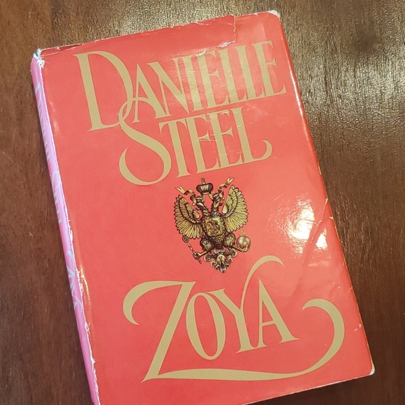 4 for $25! Lot of Danielle Steel Books 📚 - Picture 11 of 13